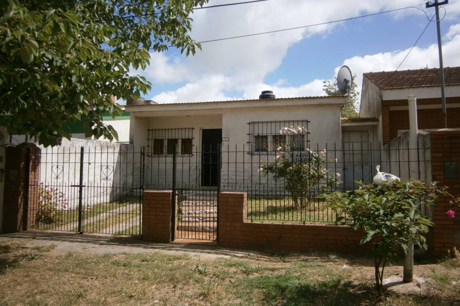 Santa Teresita, Buenos Aires, Argentina, 2 Bedrooms Bedrooms, ,1 BañoBathrooms,PH Tipo Casa,Temporario,49,41242