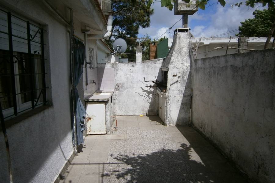 Santa Teresita, Buenos Aires, Argentina, 2 Bedrooms Bedrooms, ,1 BañoBathrooms,PH Tipo Casa,Temporario,49,41242