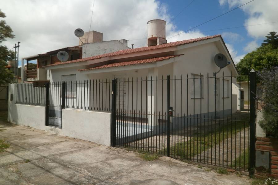 Santa Teresita, Buenos Aires, Argentina, 2 Bedrooms Bedrooms, ,1 BañoBathrooms,PH Tipo Casa,Temporario,30,41243