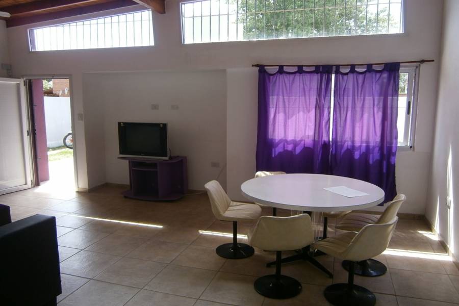 Santa Teresita, Buenos Aires, Argentina, 2 Bedrooms Bedrooms, ,1 BañoBathrooms,PH Tipo Casa,Temporario,5,41263