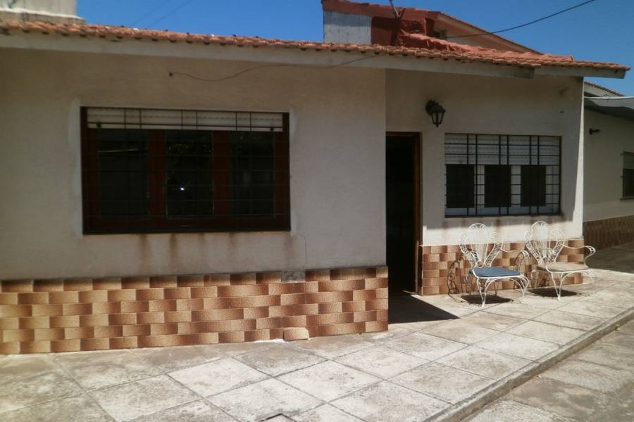 Santa Teresita, Buenos Aires, Argentina, 1 Dormitorio Bedrooms, ,1 BañoBathrooms,PH Tipo Casa,Temporario,5,41267