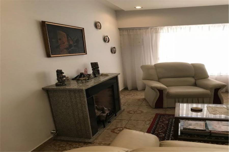 Liniers, Buenos Aires, Argentina, 3 Bedrooms Bedrooms, ,2 BathroomsBathrooms,Casas,Venta,EL ZORZAL,41307