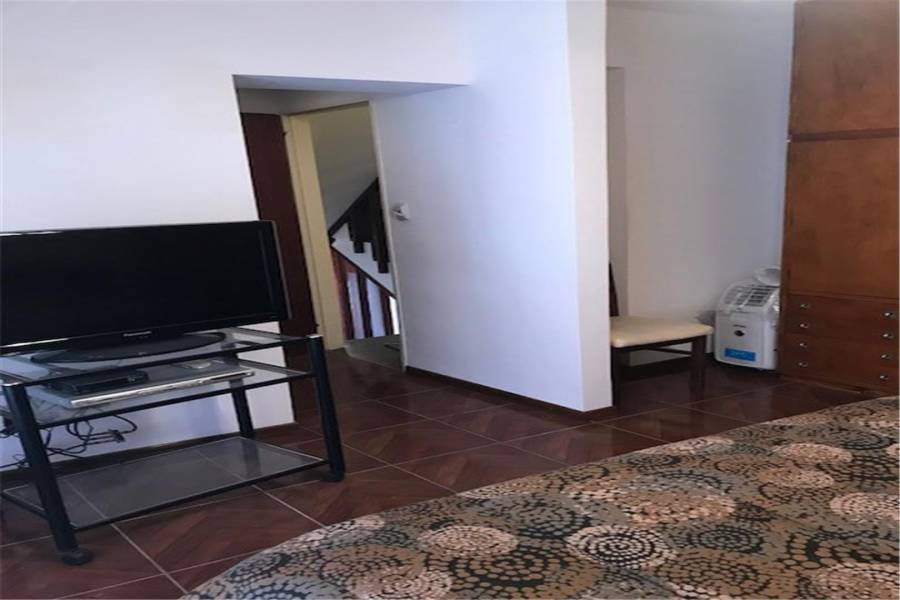 Liniers, Buenos Aires, Argentina, 3 Bedrooms Bedrooms, ,2 BathroomsBathrooms,Casas,Venta,EL ZORZAL,41307