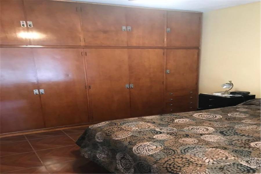 Liniers, Buenos Aires, Argentina, 3 Bedrooms Bedrooms, ,2 BathroomsBathrooms,Casas,Venta,EL ZORZAL,41307
