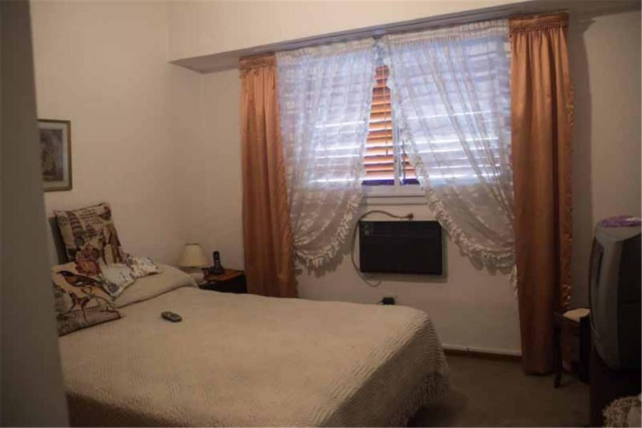 Liniers, Buenos Aires, Argentina, 2 Bedrooms Bedrooms, ,1 BañoBathrooms,PH Tipo Casa,Venta,PASAJE TOMAS VALENCIA,1,41312