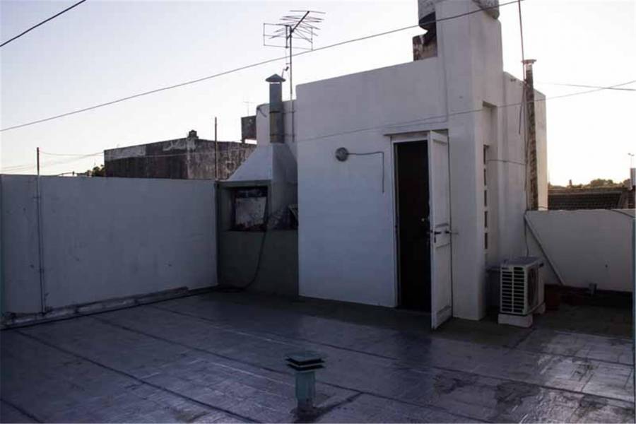 Liniers, Buenos Aires, Argentina, 2 Bedrooms Bedrooms, ,1 BañoBathrooms,PH Tipo Casa,Venta,PASAJE TOMAS VALENCIA,1,41312