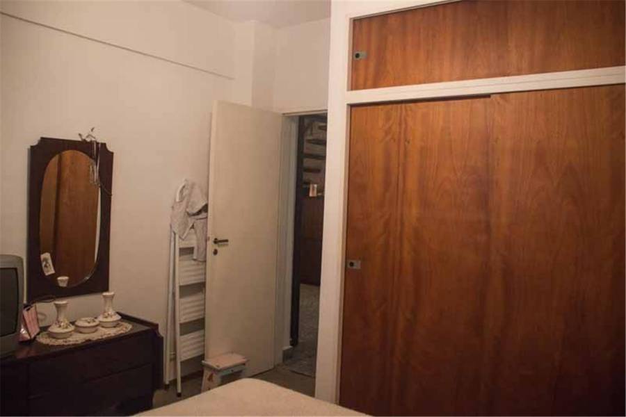 Liniers, Buenos Aires, Argentina, 2 Bedrooms Bedrooms, ,1 BañoBathrooms,PH Tipo Casa,Venta,PASAJE TOMAS VALENCIA,1,41312