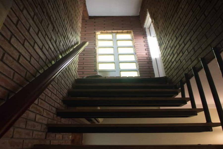 Liniers, Buenos Aires, Argentina, 2 Bedrooms Bedrooms, ,1 BañoBathrooms,PH Tipo Casa,Venta,PASAJE TOMAS VALENCIA,1,41312