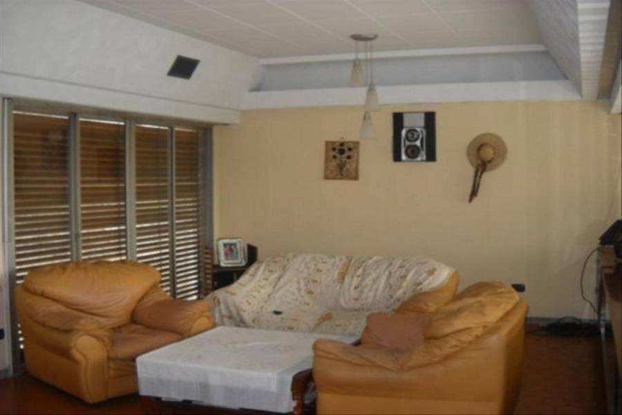 Mataderos, Buenos Aires, Argentina, 3 Bedrooms Bedrooms, ,2 BathroomsBathrooms,Casas,Venta,GORDILLO ,41324