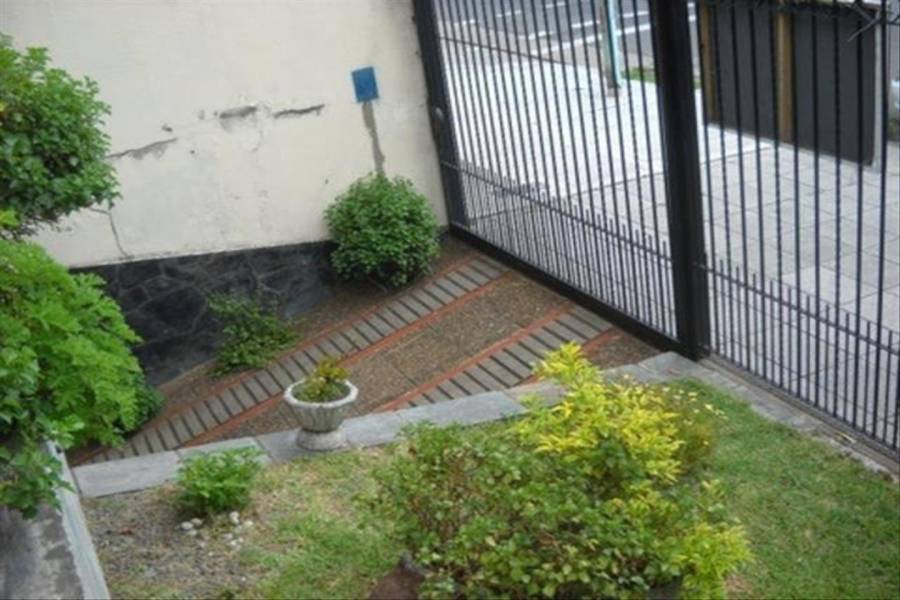 Mataderos, Buenos Aires, Argentina, 3 Bedrooms Bedrooms, ,2 BathroomsBathrooms,Casas,Venta,GORDILLO ,41324