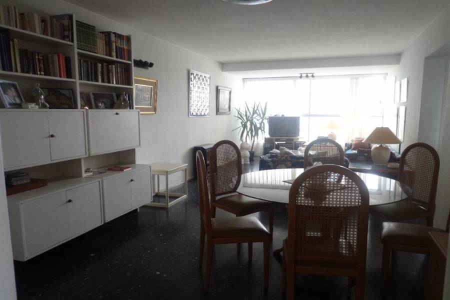 Punta del Este, Maldonado, Uruguay, 2 Bedrooms Bedrooms, ,2 BathroomsBathrooms,Apartamentos,Venta,41386