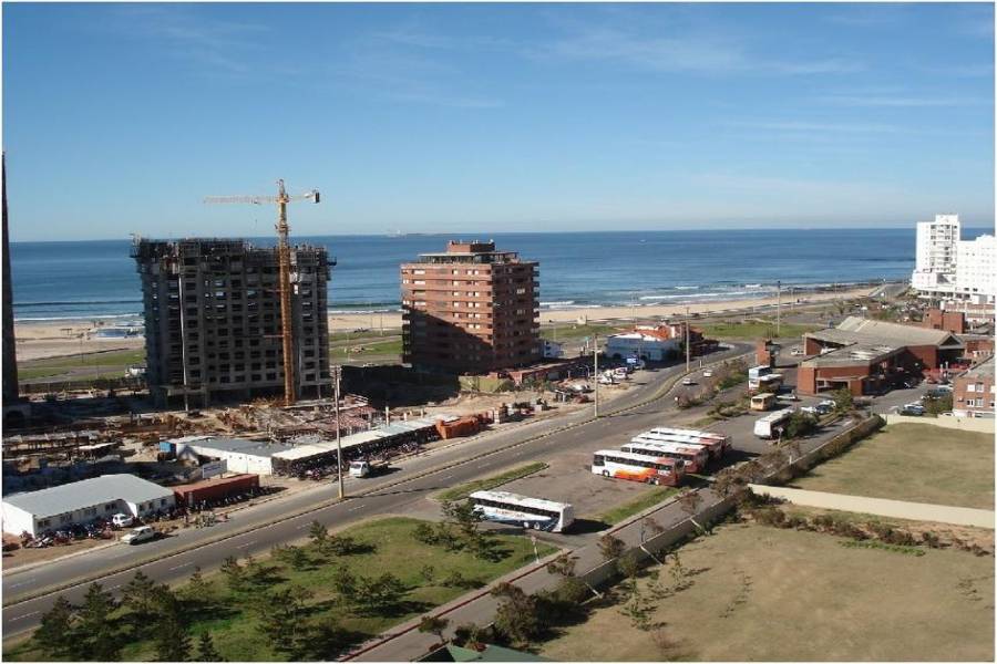 Punta del Este, Maldonado, Uruguay, 2 Bedrooms Bedrooms, ,1 BañoBathrooms,Apartamentos,Venta,41387