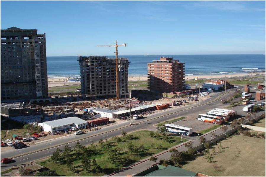 Punta del Este, Maldonado, Uruguay, 2 Bedrooms Bedrooms, ,1 BañoBathrooms,Apartamentos,Venta,41387