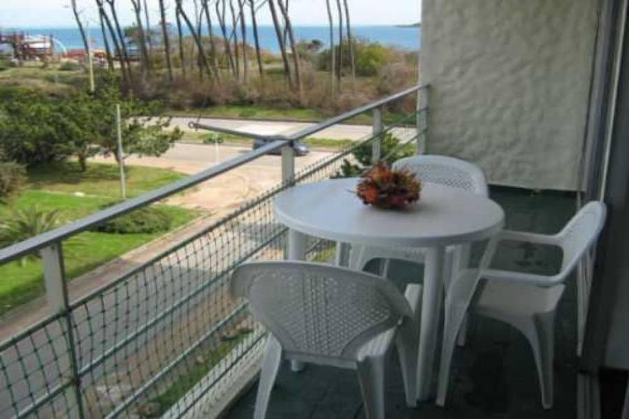 PUNTA DEL ESTE, Maldonado, Uruguay, 2 Bedrooms Bedrooms, ,1 BañoBathrooms,Apartamentos,Venta,41388