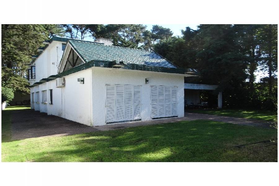 Maldonado, Uruguay, 4 Bedrooms Bedrooms, ,3 BathroomsBathrooms,Casas,Venta,41396