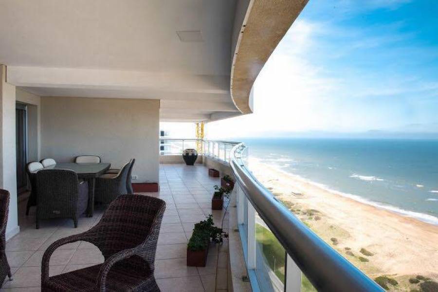 Punta del Este, Maldonado, Uruguay, 4 Bedrooms Bedrooms, ,7 BathroomsBathrooms,Apartamentos,Venta,41429