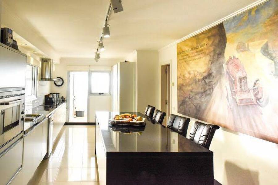 Punta del Este, Maldonado, Uruguay, 4 Bedrooms Bedrooms, ,7 BathroomsBathrooms,Apartamentos,Venta,41429