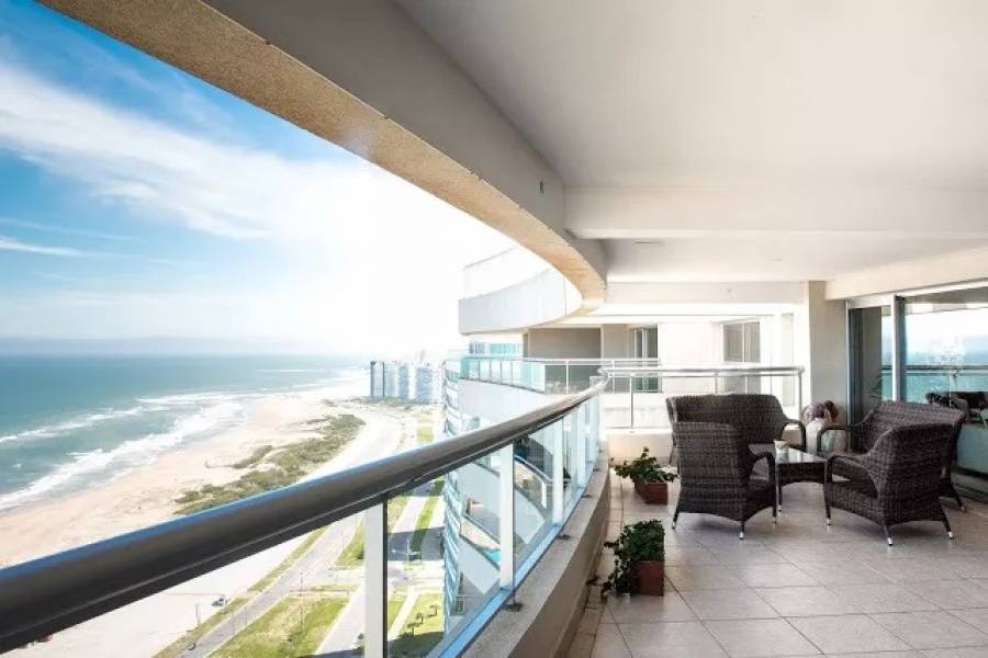 Punta del Este, Maldonado, Uruguay, 4 Bedrooms Bedrooms, ,7 BathroomsBathrooms,Apartamentos,Venta,41429