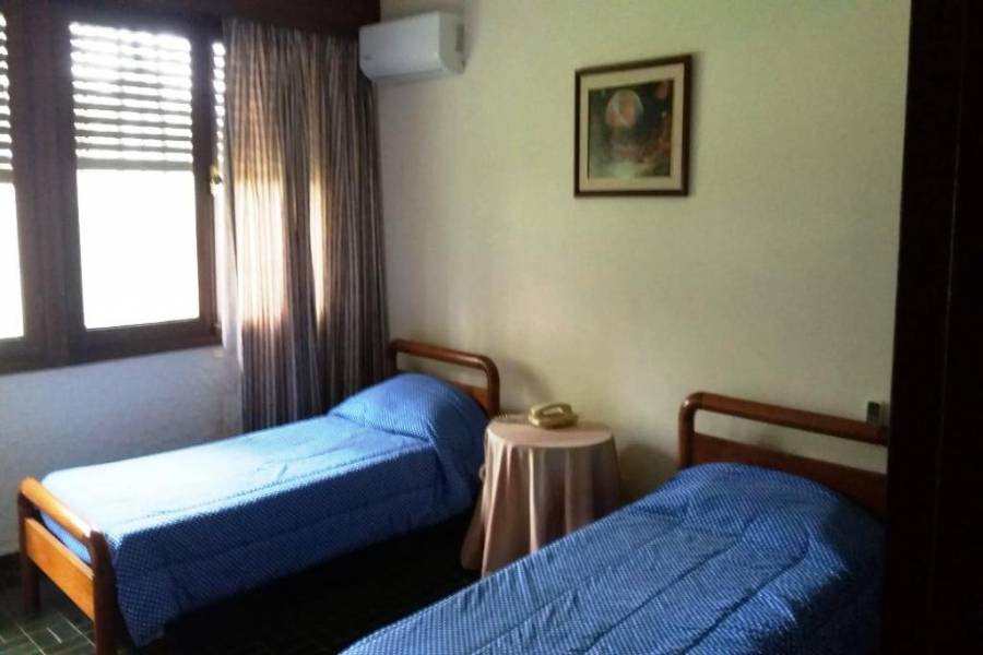 Punta del Este, Maldonado, Uruguay, 4 Bedrooms Bedrooms, ,3 BathroomsBathrooms,Casas,Temporario,41432