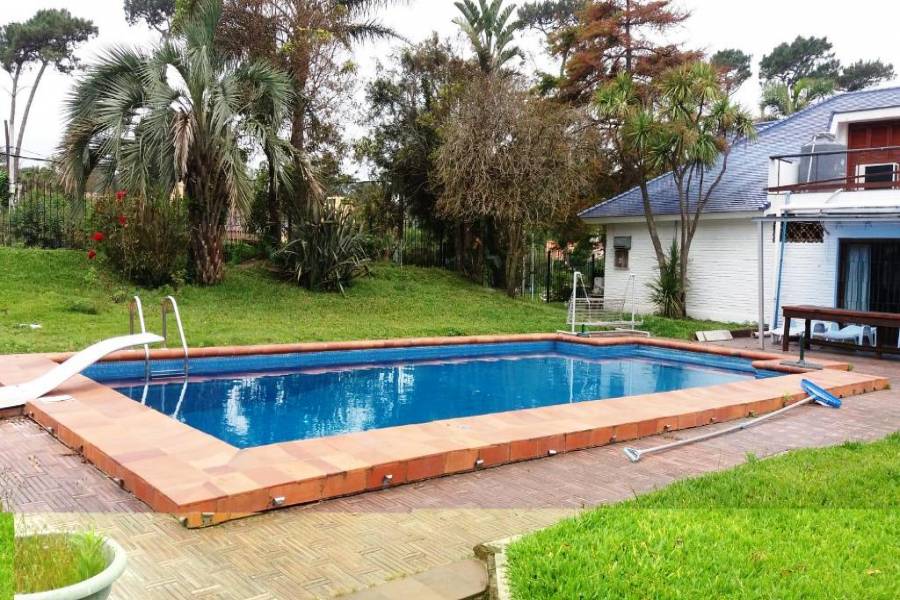 Punta del Este, Maldonado, Uruguay, 4 Bedrooms Bedrooms, ,3 BathroomsBathrooms,Casas,Temporario,41432