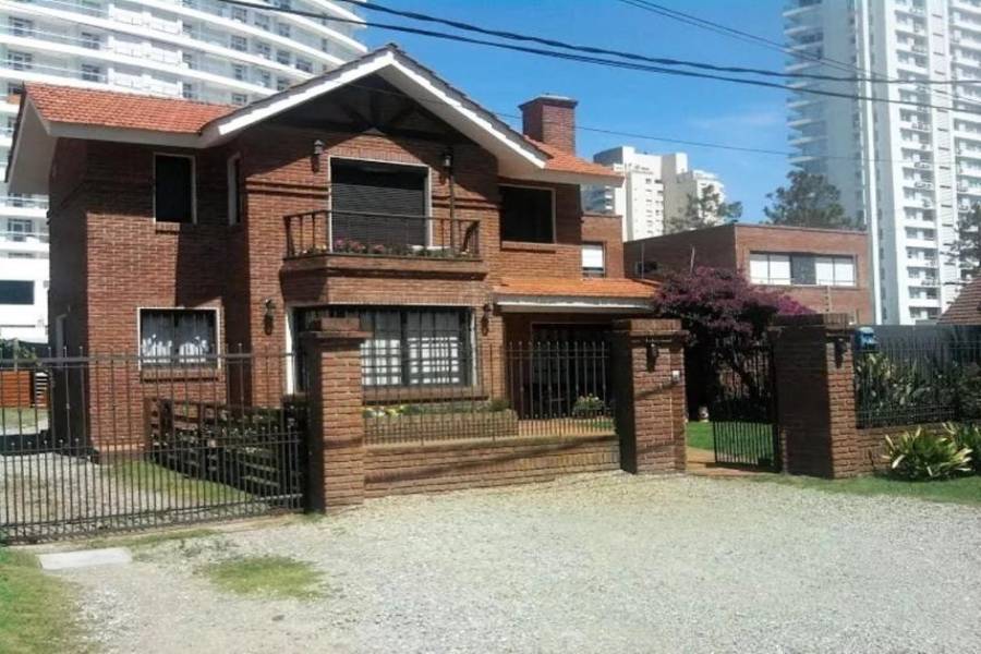Punta del Este, Maldonado, Uruguay, 4 Bedrooms Bedrooms, ,3 BathroomsBathrooms,Casas,Temporario,41433
