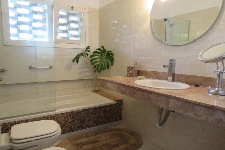 Punta del Este, Maldonado, Uruguay, 6 Bedrooms Bedrooms, ,3 BathroomsBathrooms,Casas,Temporario,41440