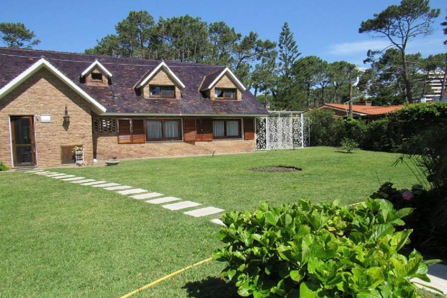 Punta del Este, Maldonado, Uruguay, 6 Bedrooms Bedrooms, ,3 BathroomsBathrooms,Casas,Temporario,41440