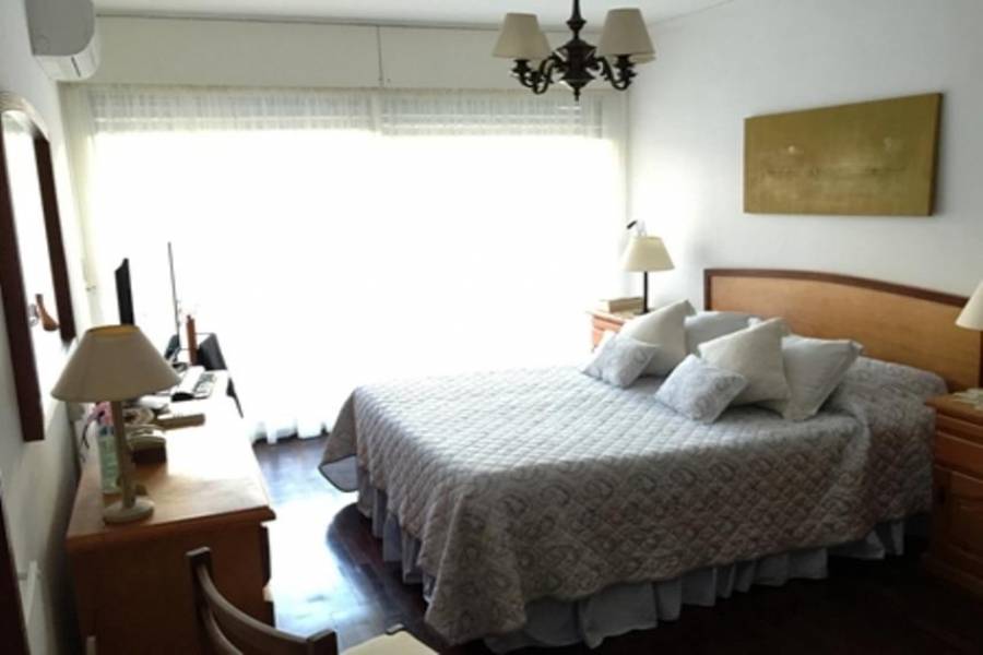 Punta del Este, Maldonado, Uruguay, 4 Bedrooms Bedrooms, ,3 BathroomsBathrooms,Apartamentos,Venta,41455