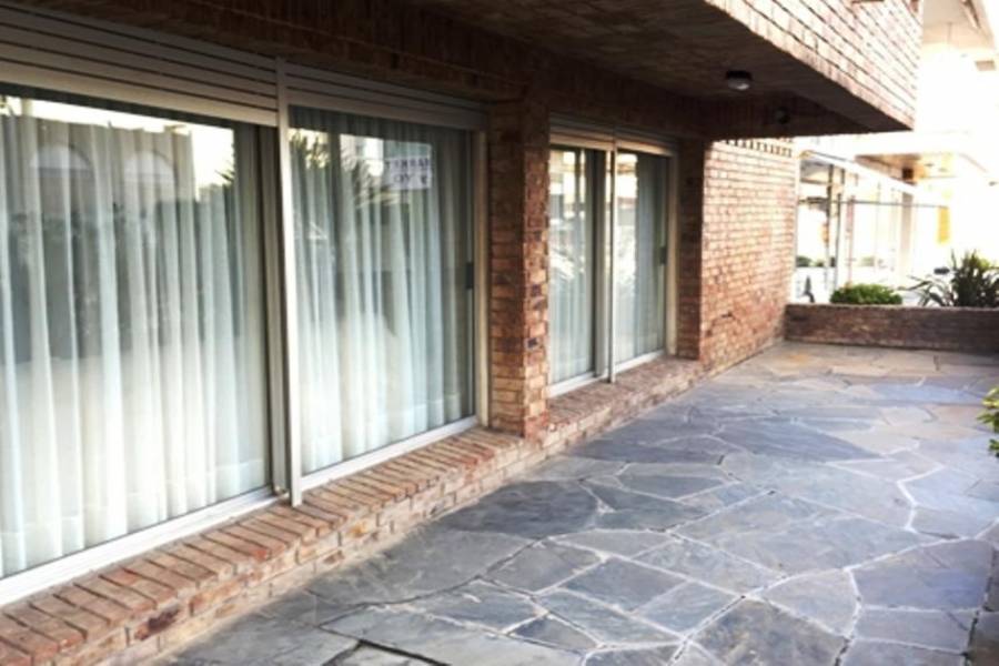Punta del Este, Maldonado, Uruguay, 4 Bedrooms Bedrooms, ,3 BathroomsBathrooms,Apartamentos,Venta,41455