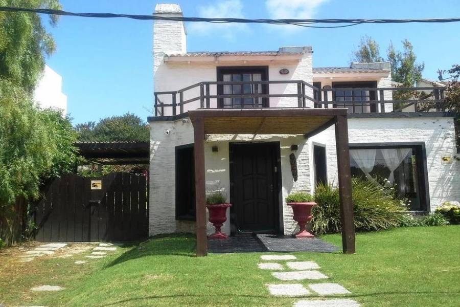 Punta del Este, Maldonado, Uruguay, 4 Bedrooms Bedrooms, ,2 BathroomsBathrooms,Casas,Temporario,41467