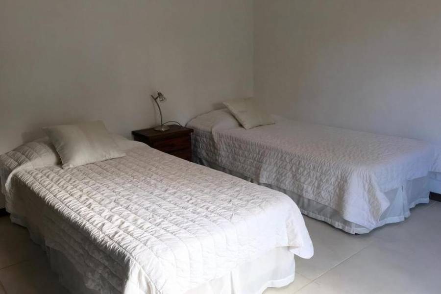 Punta del Este, Maldonado, Uruguay, 4 Bedrooms Bedrooms, ,Casas,Temporario,41486