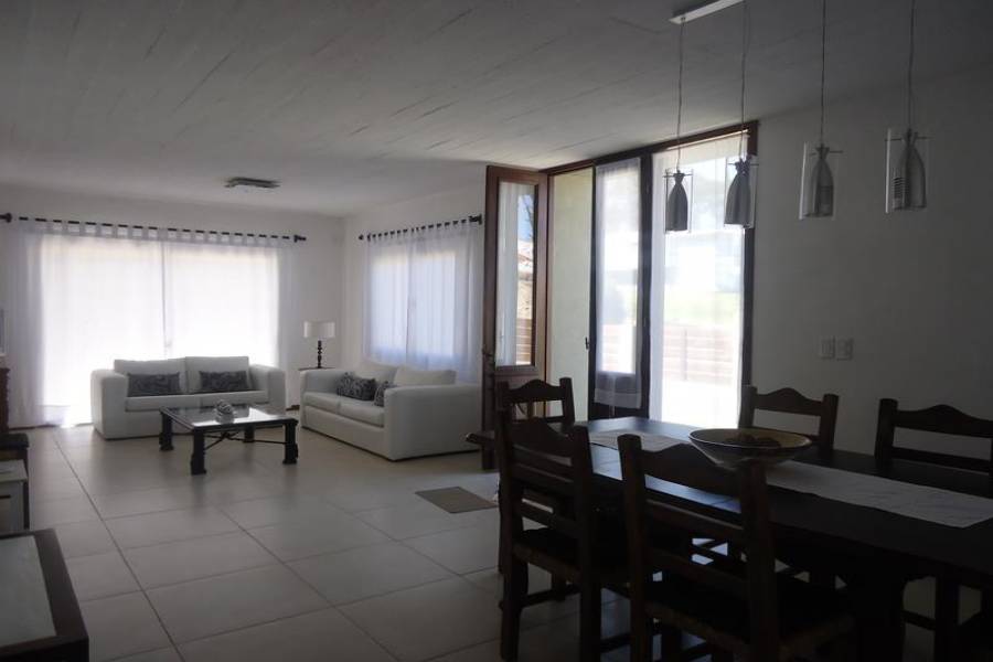 Punta del Este, Maldonado, Uruguay, 4 Bedrooms Bedrooms, ,Casas,Temporario,41486