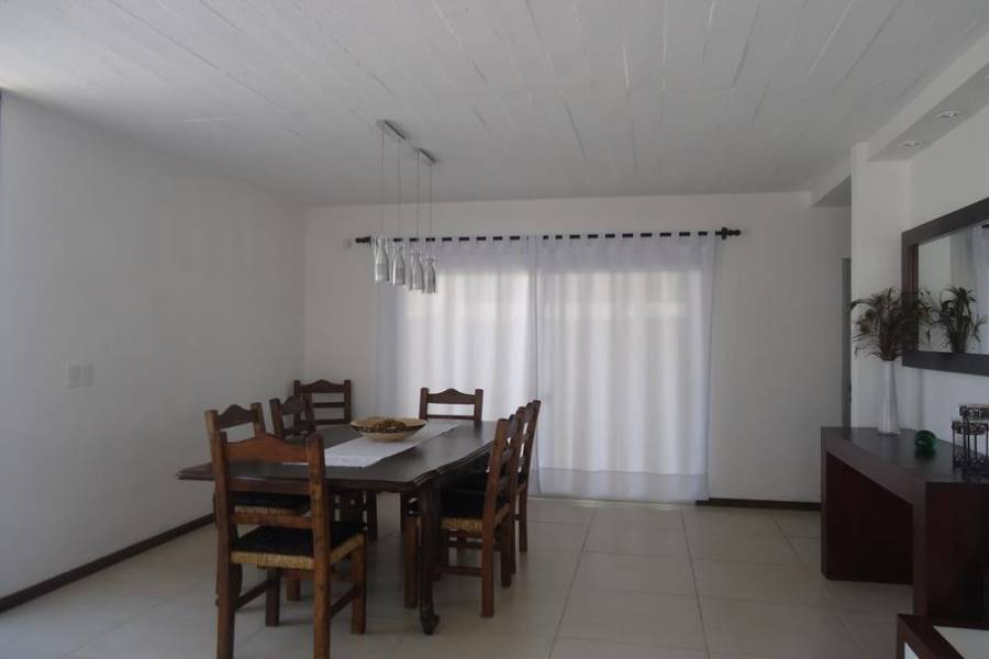 Punta del Este, Maldonado, Uruguay, 4 Bedrooms Bedrooms, ,Casas,Temporario,41486
