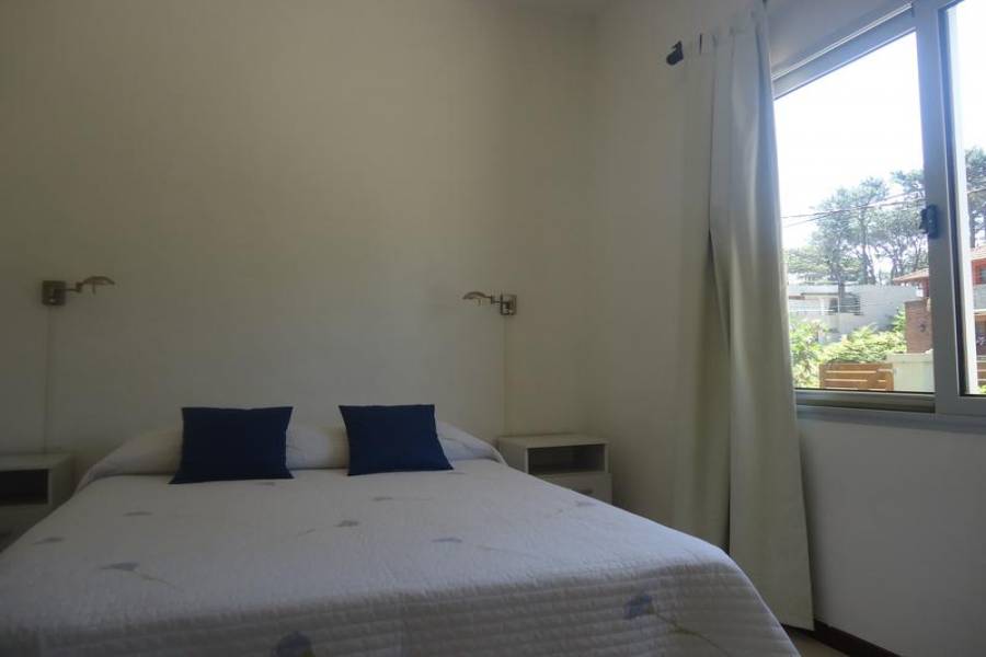 Punta del Este, Maldonado, Uruguay, 4 Bedrooms Bedrooms, ,Casas,Temporario,41486