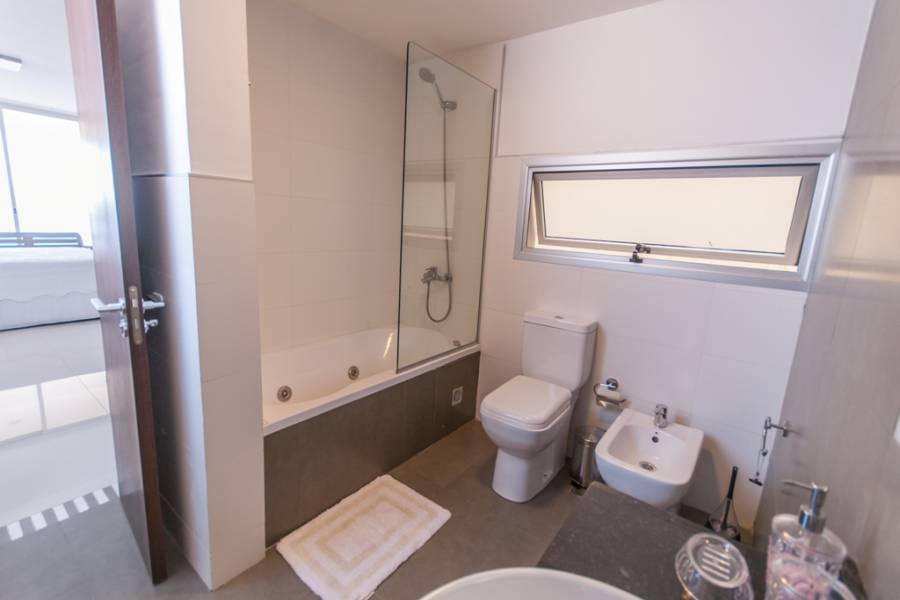Punta del Este, Maldonado, Uruguay, 2 Bedrooms Bedrooms, ,2 BathroomsBathrooms,Casas,Venta,41494