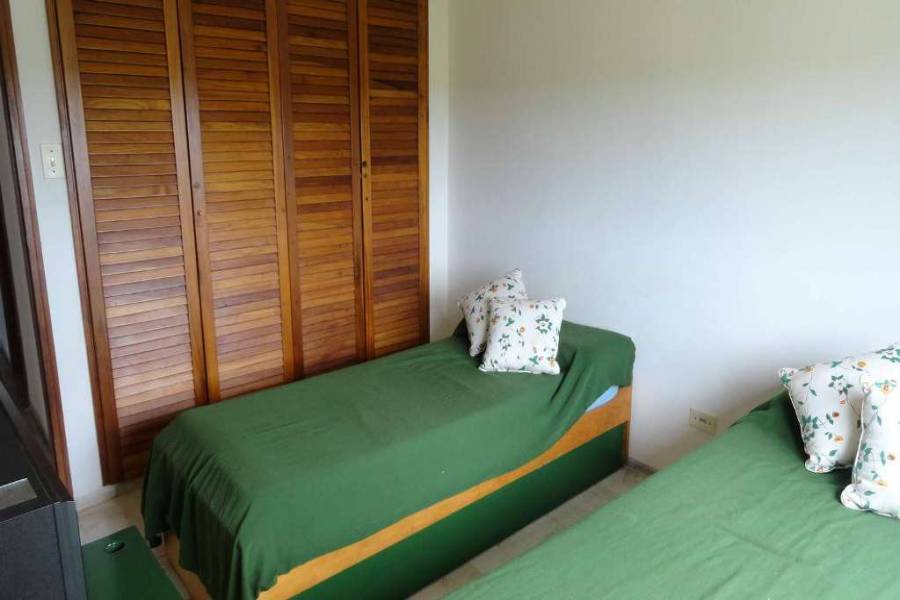 Punta del Este, Maldonado, Uruguay, 3 Bedrooms Bedrooms, ,2 BathroomsBathrooms,Apartamentos,Venta,41498