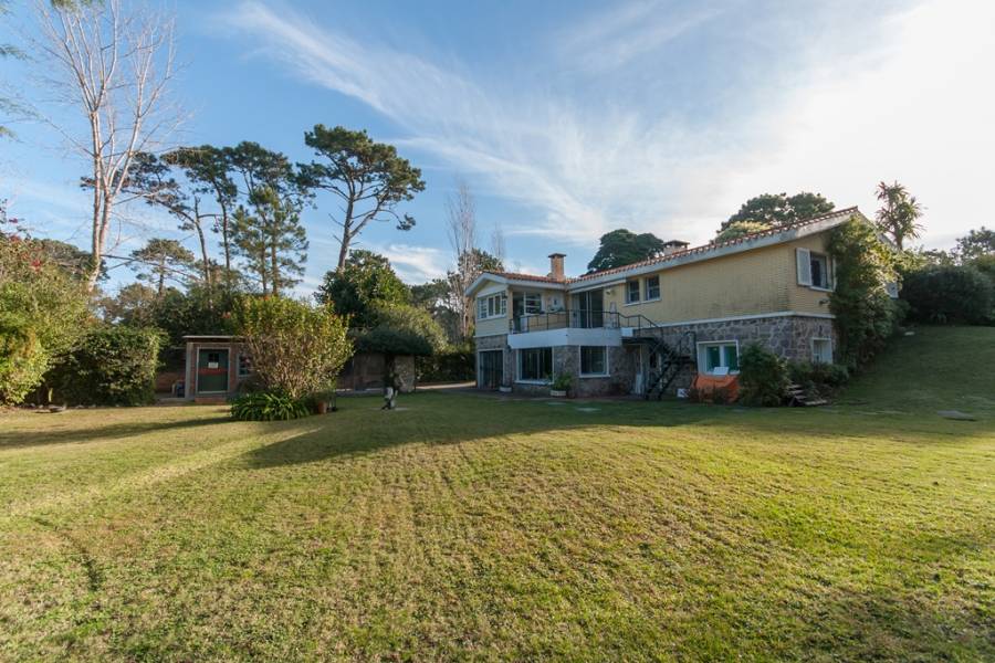 Punta del Este, Maldonado, Uruguay, 4 Bedrooms Bedrooms, ,3 BathroomsBathrooms,Casas,Temporario,41505