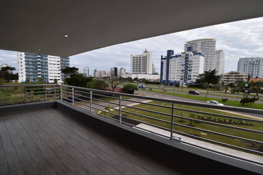 Punta del Este, Maldonado, Uruguay, 3 Bedrooms Bedrooms, ,2 BathroomsBathrooms,Apartamentos,Venta,41510