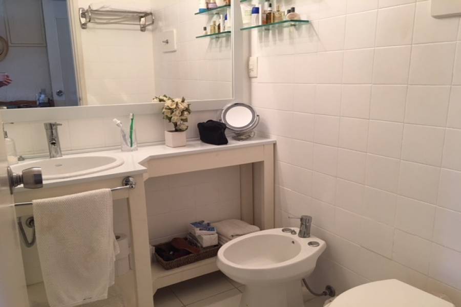 Punta del Este, Maldonado, Uruguay, 2 Bedrooms Bedrooms, ,1 BañoBathrooms,Apartamentos,Venta,41511