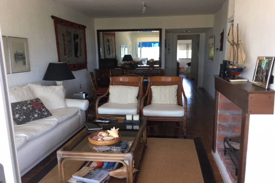 Punta del Este, Maldonado, Uruguay, 2 Bedrooms Bedrooms, ,1 BañoBathrooms,Apartamentos,Venta,41511