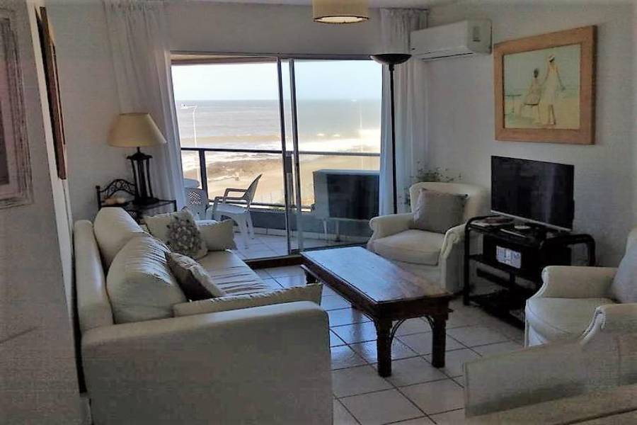 PUNTA DEL ESTE, Maldonado, Uruguay, 2 Bedrooms Bedrooms, ,2 BathroomsBathrooms,Apartamentos,Venta,41529