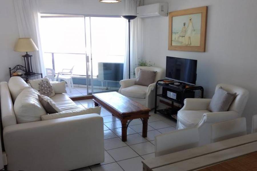 PUNTA DEL ESTE, Maldonado, Uruguay, 2 Bedrooms Bedrooms, ,2 BathroomsBathrooms,Apartamentos,Venta,41529