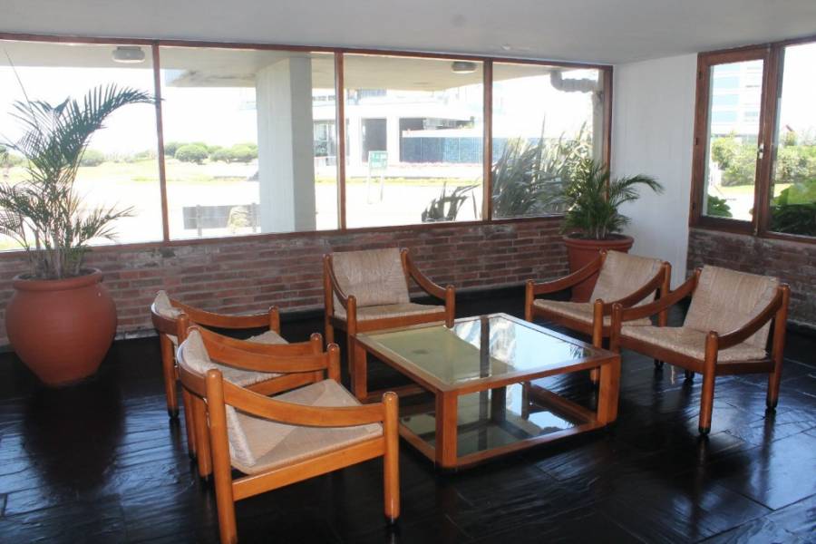 Punta del Este, Maldonado, Uruguay, 2 Bedrooms Bedrooms, ,2 BathroomsBathrooms,Apartamentos,Venta,41543