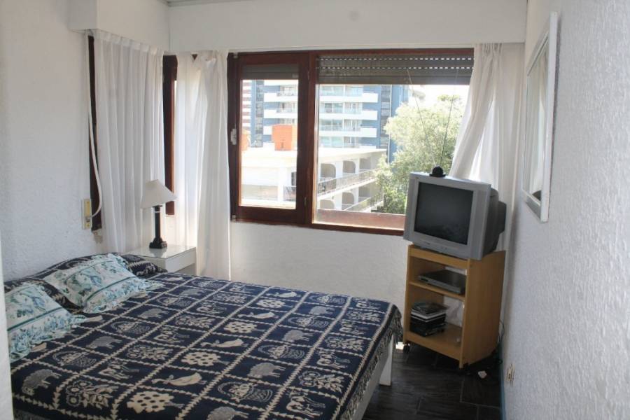 Punta del Este, Maldonado, Uruguay, 2 Bedrooms Bedrooms, ,2 BathroomsBathrooms,Apartamentos,Venta,41543