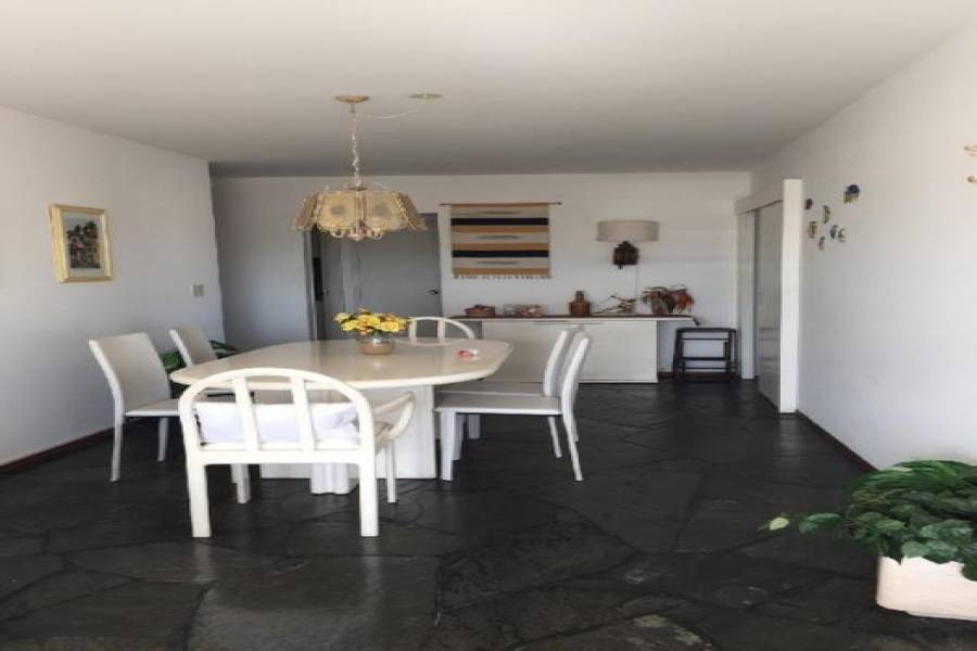 Punta del Este, Maldonado, Uruguay, 2 Bedrooms Bedrooms, ,2 BathroomsBathrooms,Apartamentos,Venta,41546