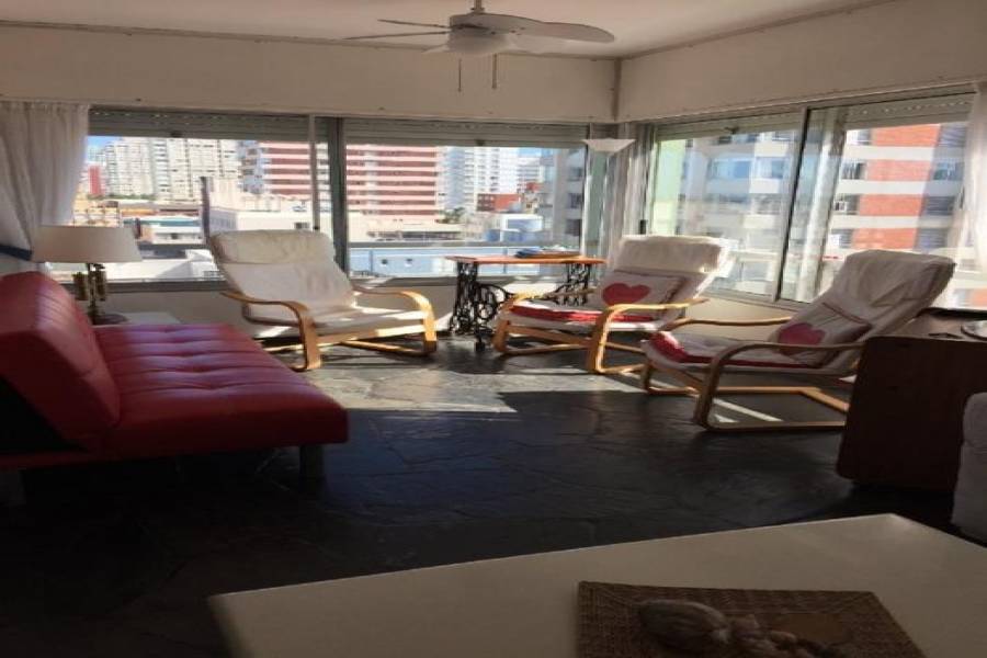 Punta del Este, Maldonado, Uruguay, 2 Bedrooms Bedrooms, ,2 BathroomsBathrooms,Apartamentos,Venta,41546