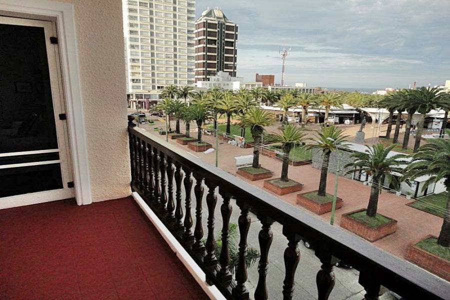 Punta del Este, Maldonado, Uruguay, 3 Bedrooms Bedrooms, ,2 BathroomsBathrooms,Apartamentos,Venta,41562