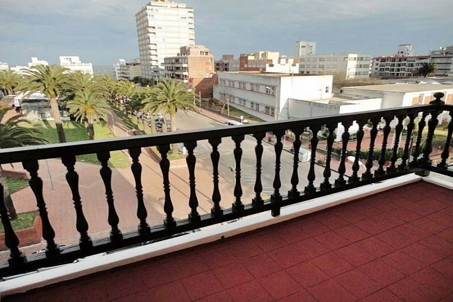 Punta del Este, Maldonado, Uruguay, 3 Bedrooms Bedrooms, ,2 BathroomsBathrooms,Apartamentos,Venta,41562