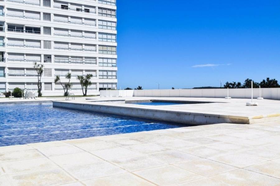 Punta del Este, Maldonado, Uruguay, 2 Bedrooms Bedrooms, ,2 BathroomsBathrooms,Apartamentos,Venta,41567