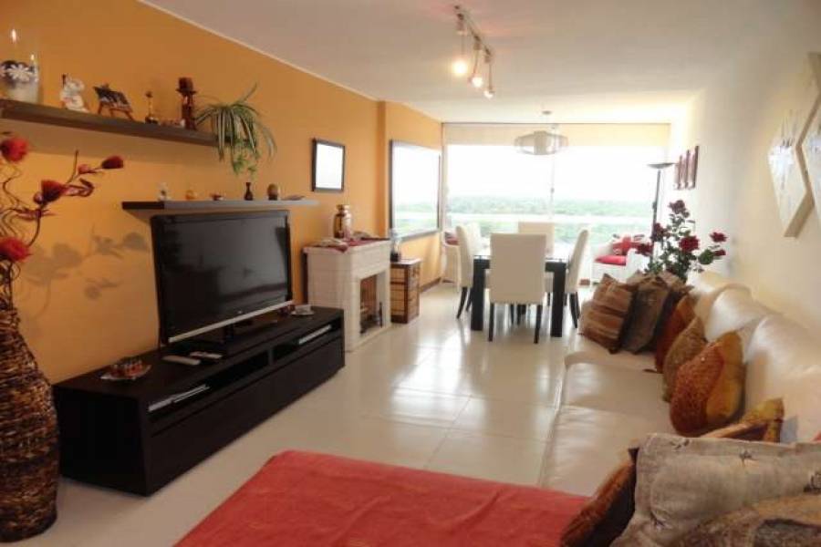 Punta del Este, Maldonado, Uruguay, 2 Bedrooms Bedrooms, ,2 BathroomsBathrooms,Apartamentos,Venta,41570